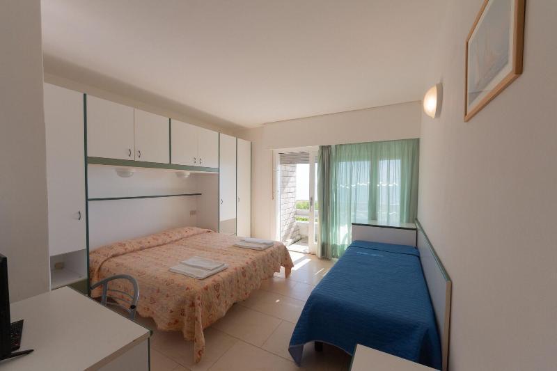 Hotel Ambra Lignano Sabbiadoro Ngoại thất bức ảnh
