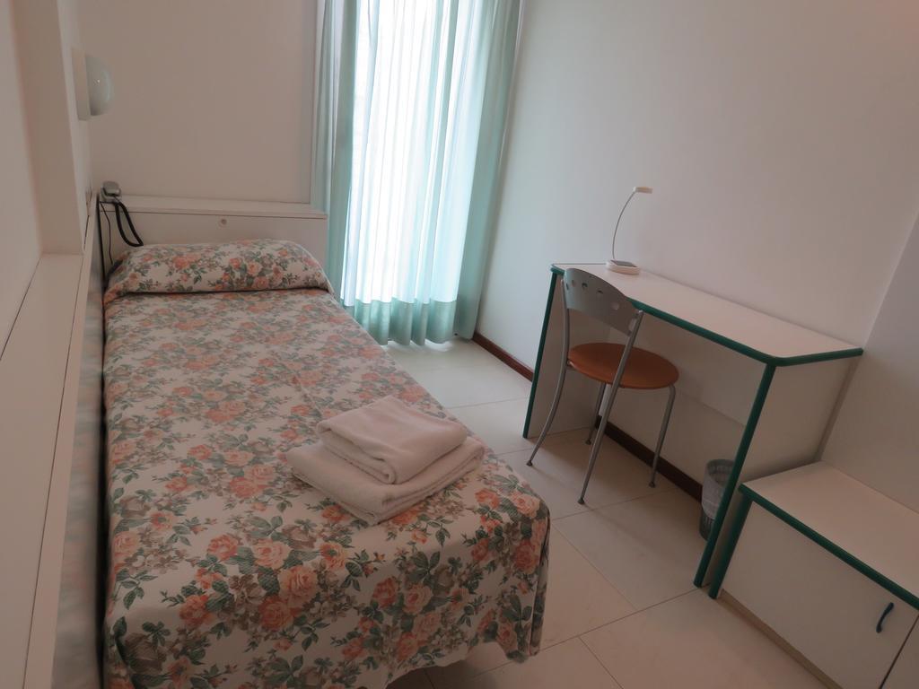 Hotel Ambra Lignano Sabbiadoro Ngoại thất bức ảnh