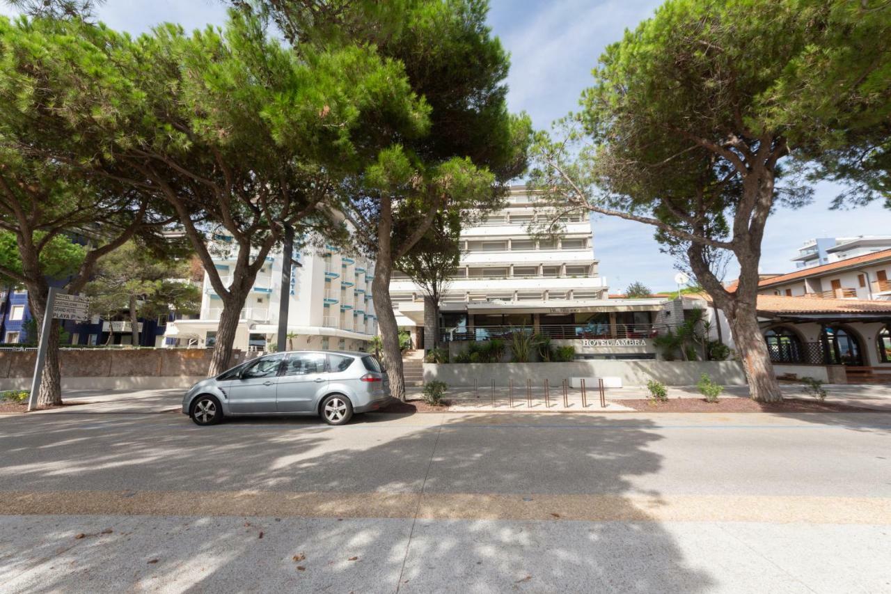 Hotel Ambra Lignano Sabbiadoro Ngoại thất bức ảnh
