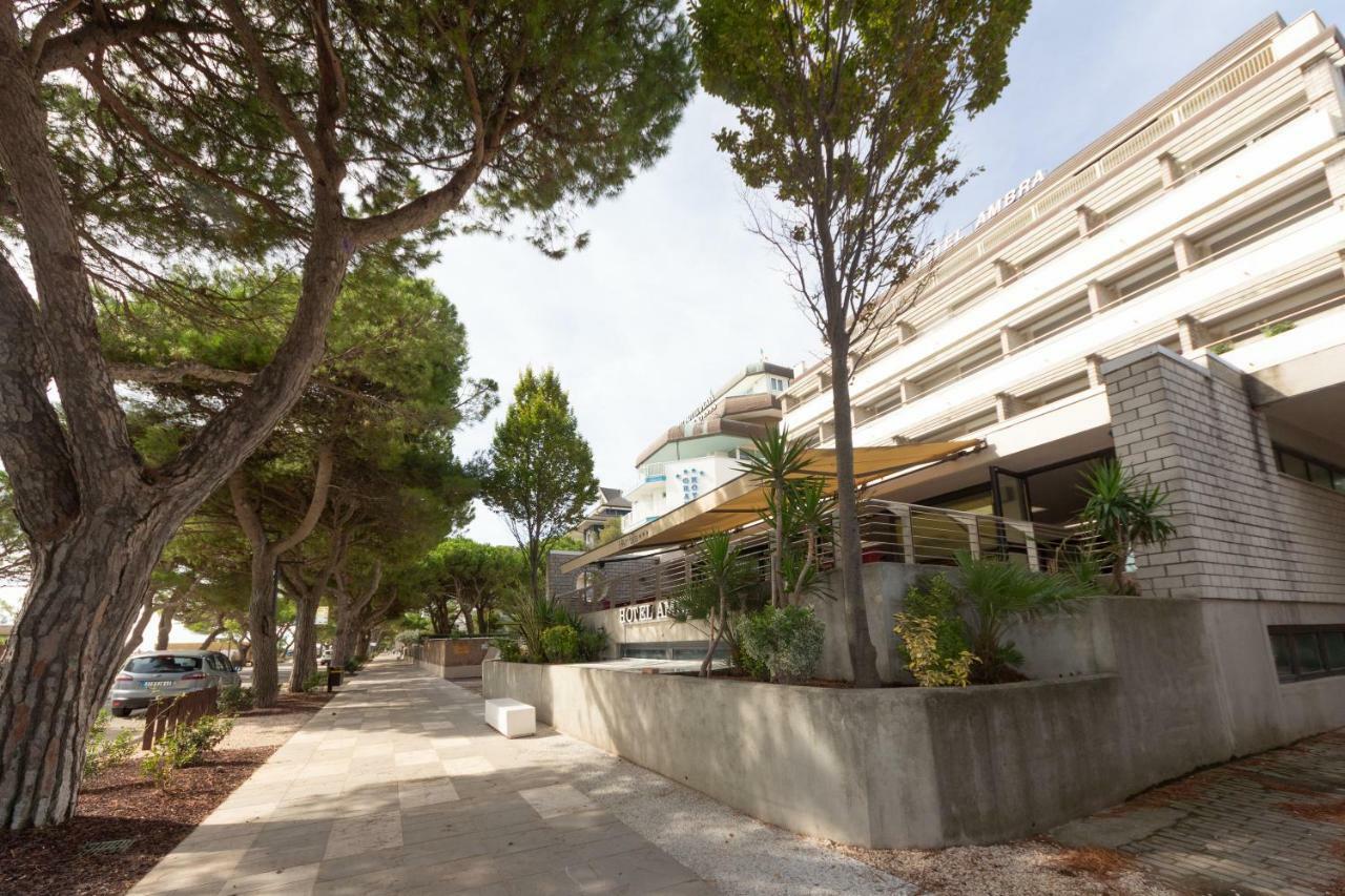 Hotel Ambra Lignano Sabbiadoro Ngoại thất bức ảnh